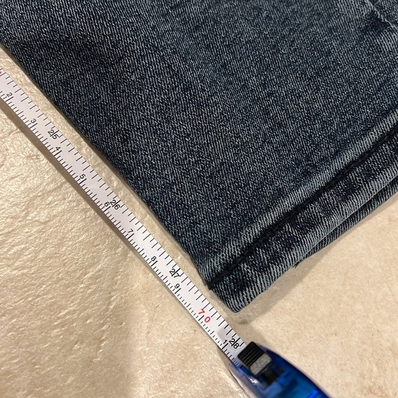 Women’s Old Navy Rockstar Super Skinny Mid-Rise Jeans - Picture 8 of 9